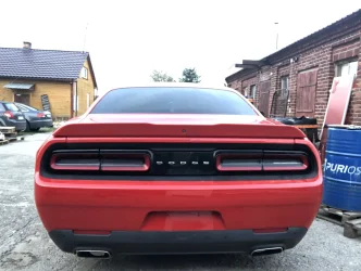 Tylna dupa czwiartka podłużnica wanna kpl Dodge Challenger mk III