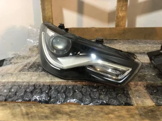 Lampy przód Bi xenon Audi a1 8x